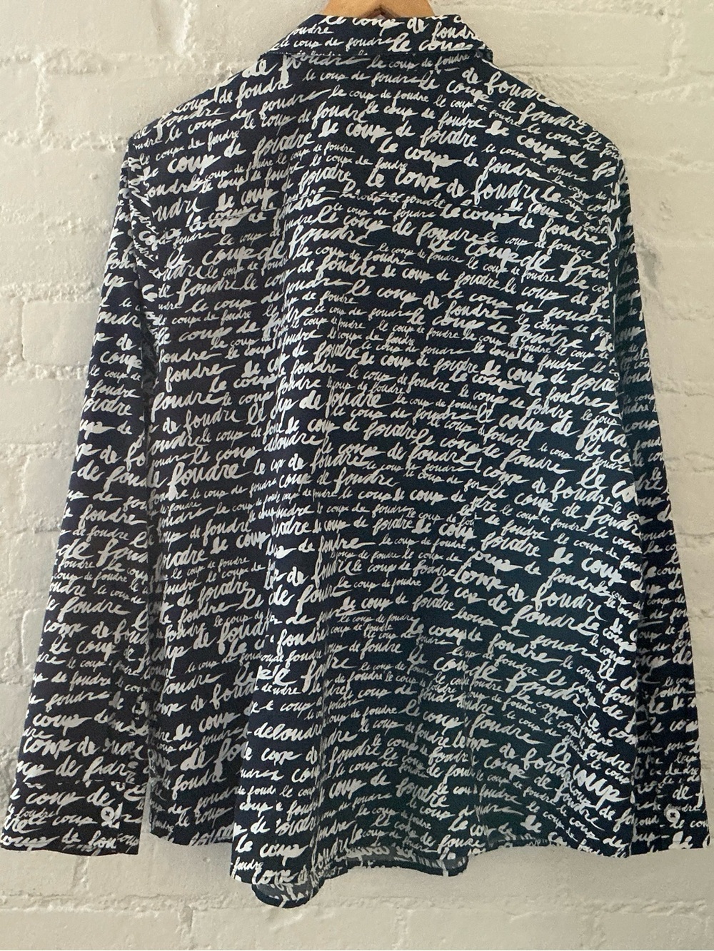 Chico’s Button Up Shirt No-Iron All over Print Coup de Foudre Navy White - Picture 6 of 13